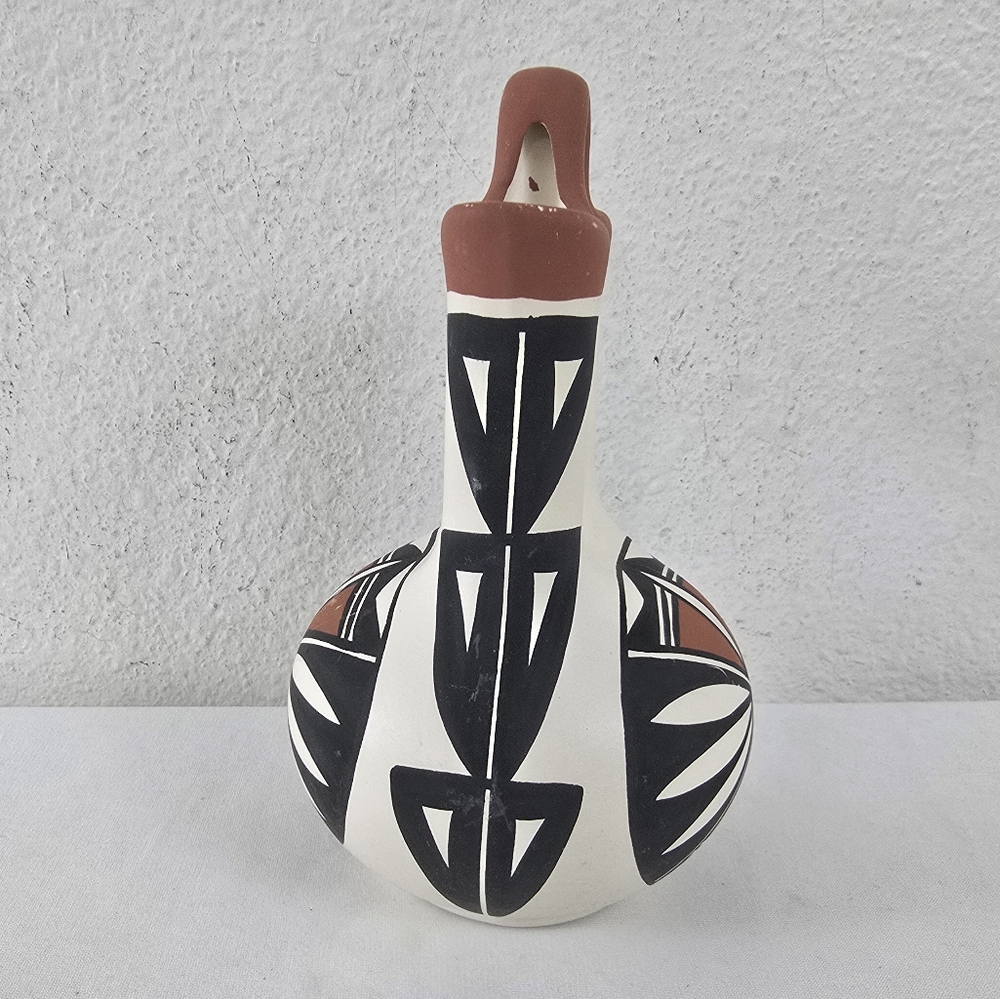 Acoma Pueblo Vintage Hand Painted Wedding Vase Pottery by Victorino - Picture 4 of 8